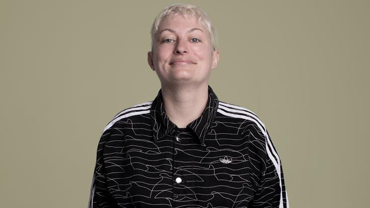 HARRIET DYER Easily Distra…